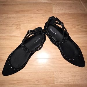 NWOT 11W black flat shoes